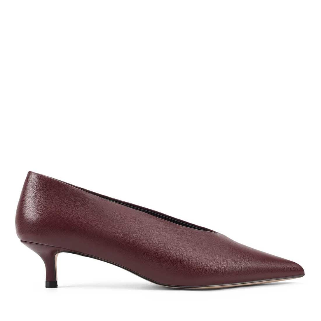 Siren Flynn Point Toe Pumps